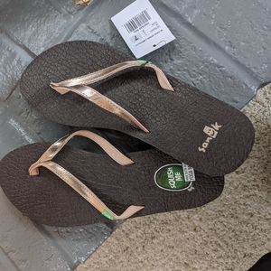 Never Worn Sanuk Sandals. Gold Straps. Size 7